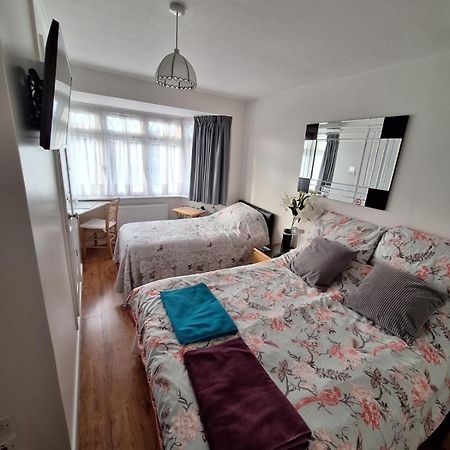 Harrow B & B Екстер'єр фото