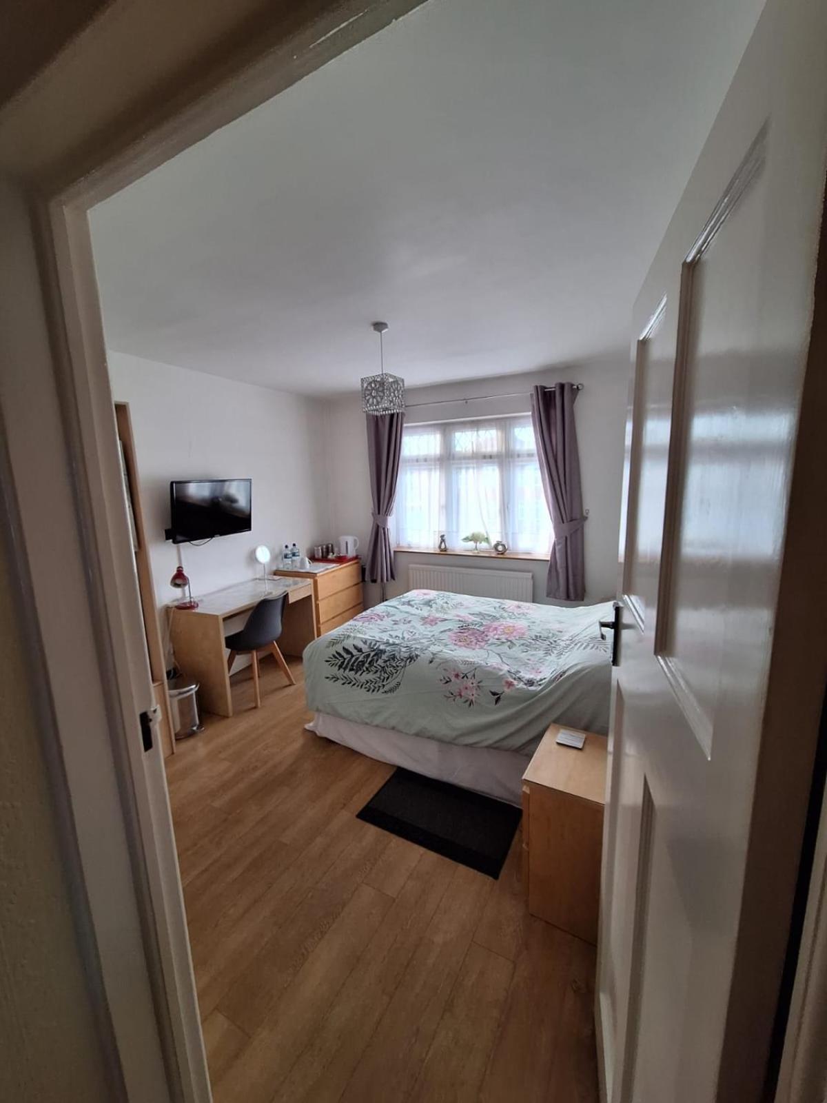 Harrow B & B Екстер'єр фото