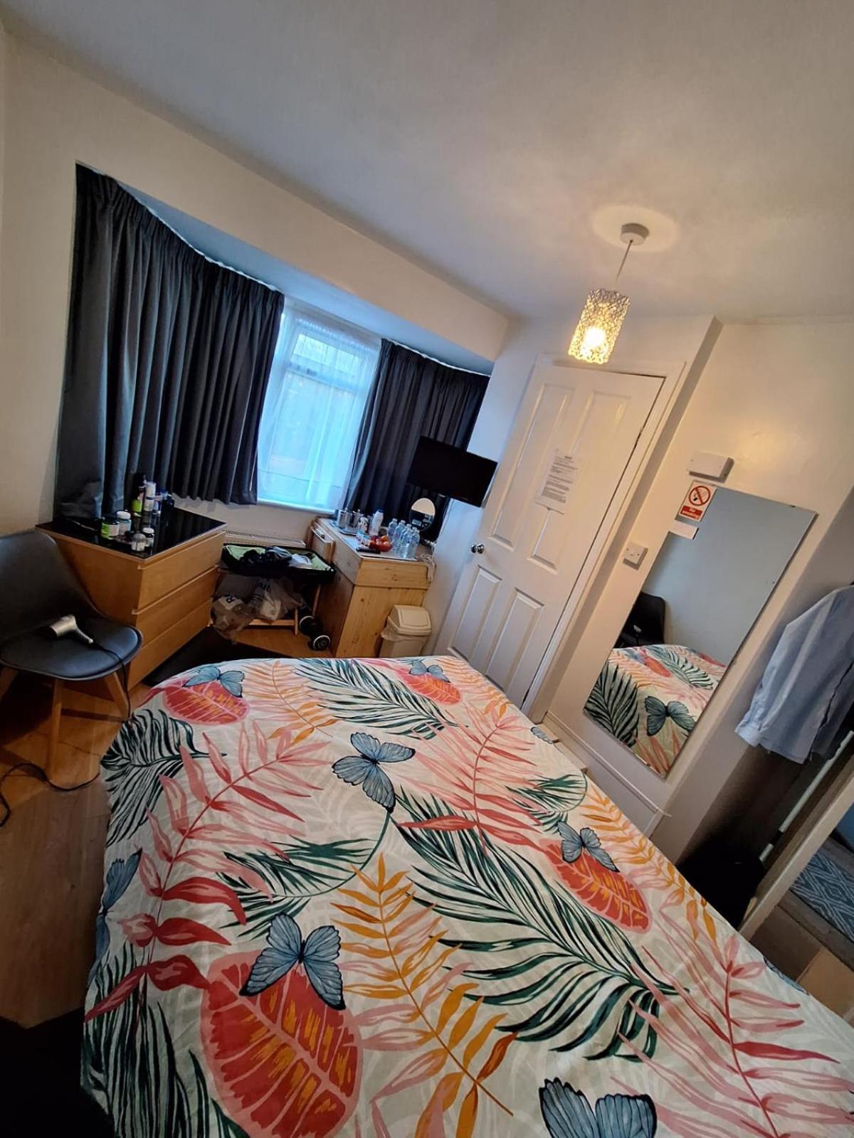 Harrow B & B Екстер'єр фото