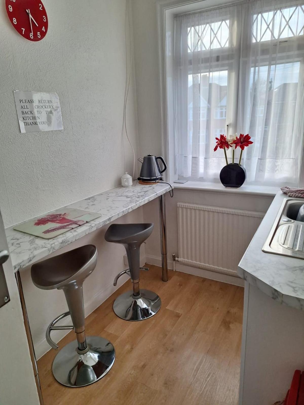 Harrow B & B Екстер'єр фото